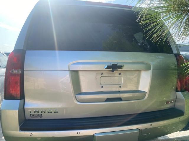 Photo of 2018 Silver Ice Metallic Chevrolet Tahoe