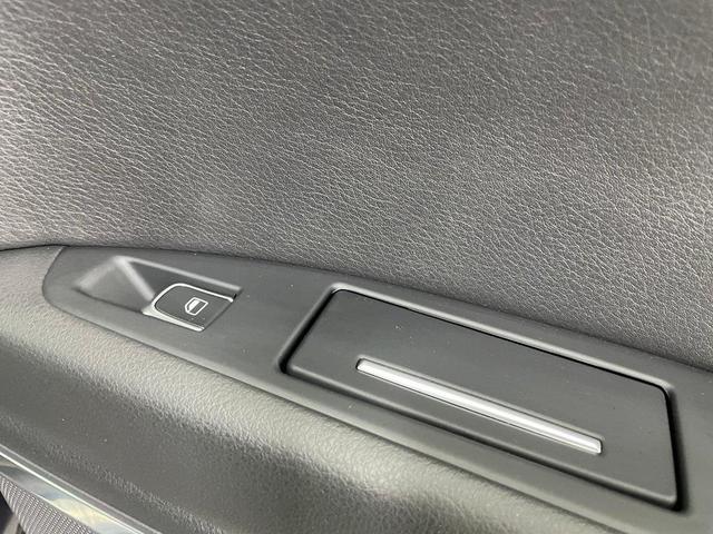Photo of 2017 Moonlight Blue Metallic Audi A7
