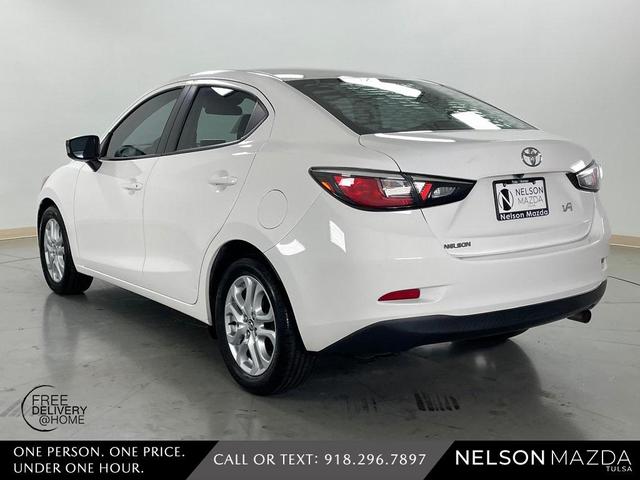 Photo of 2018 White Toyota Yaris iA