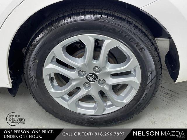 Photo of 2018 White Toyota Yaris iA