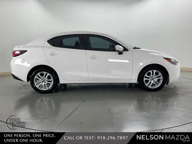 Photo of 2018 White Toyota Yaris iA