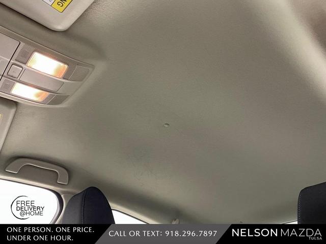 Photo of 2018 White Toyota Yaris iA