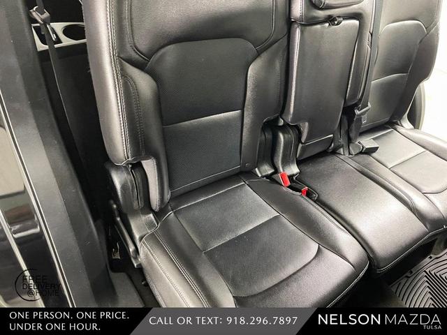Photo of 2018 Shadow Black Ford Explorer