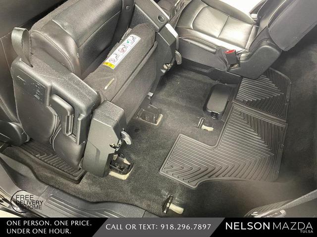 Photo of 2018 Shadow Black Ford Explorer