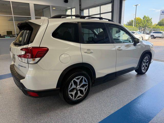 Photo of 2020 Crystal White Pearl Subaru Forester