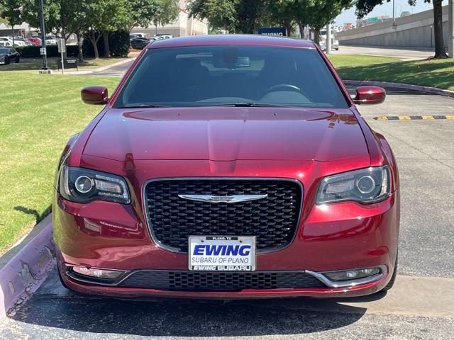 Photo of 2018 Velvet Red Pearlcoat Chrysler 300