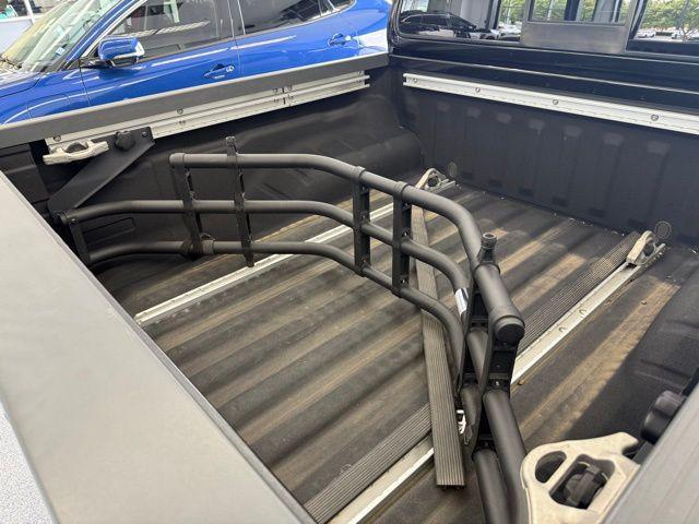 Photo of 2019 Magnetic Black Pearl Nissan Frontier