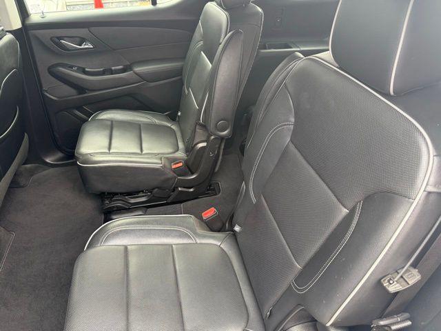 Photo of 2020 Iridescent Pearl Tricoat Chevrolet Traverse