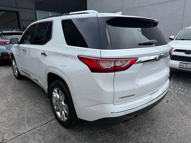 Photo of 2020 Iridescent Pearl Tricoat Chevrolet Traverse