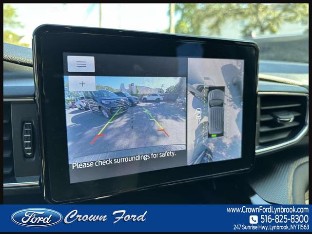 Photo of 2022 Agate Black Metallic Ford Explorer