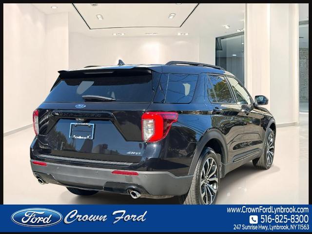 Photo of 2022 Agate Black Metallic Ford Explorer