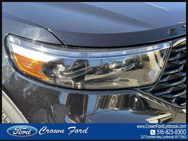 Photo of 2022 Agate Black Metallic Ford Explorer