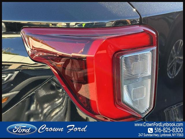 Photo of 2022 Agate Black Metallic Ford Explorer