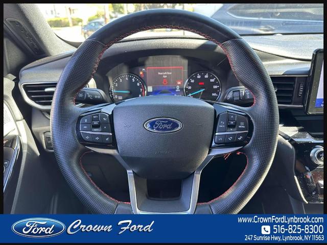 Photo of 2022 Agate Black Metallic Ford Explorer