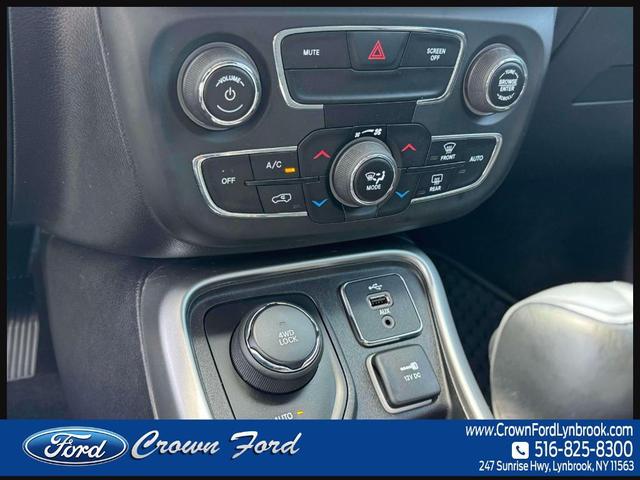 Photo of 2018 Granite Crystal Clearcoat Metallic Jeep Compass