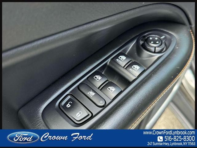 Photo of 2018 Granite Crystal Clearcoat Metallic Jeep Compass