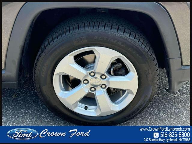 Photo of 2018 Granite Crystal Clearcoat Metallic Jeep Compass