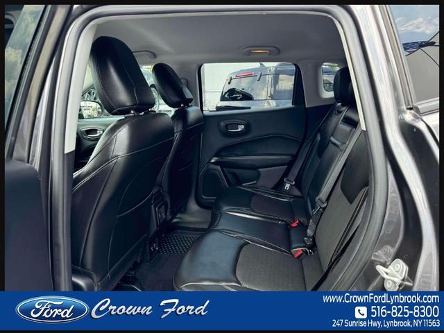 Photo of 2018 Granite Crystal Clearcoat Metallic Jeep Compass