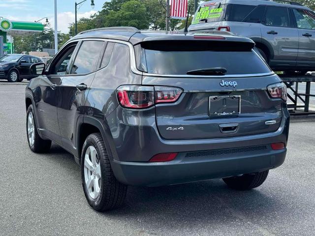 Photo of 2018 Granite Crystal Clearcoat Metallic Jeep Compass