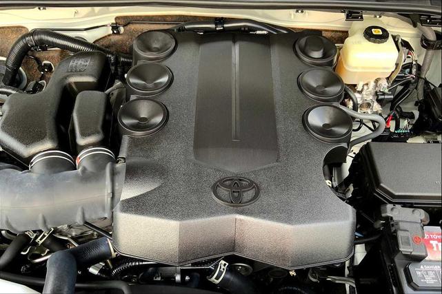 Photo of 2022 White Toyota 4Runner