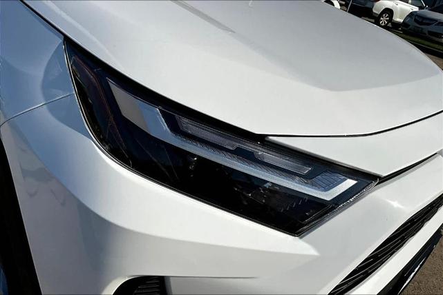 Photo of 2025 White Toyota RAV4