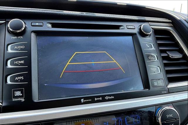 Photo of 2016 Silver Sky Metallic Toyota Highlander Hybrid