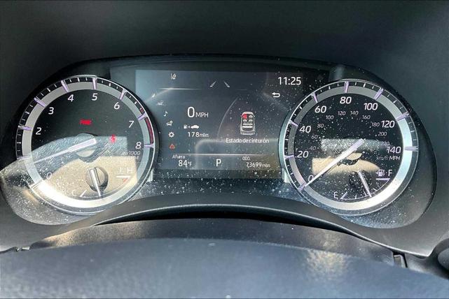 Photo of 2022 Wind Chill Pearl Toyota Highlander