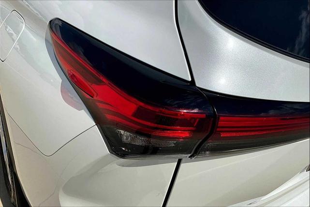 Photo of 2022 Wind Chill Pearl Toyota Highlander