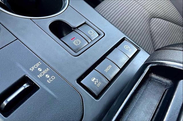 Photo of 2022 Wind Chill Pearl Toyota Highlander