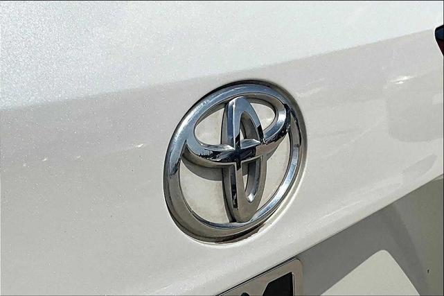 Photo of 2022 Wind Chill Pearl Toyota Highlander