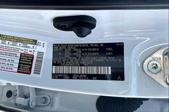 Photo of 2022 Wind Chill Pearl Toyota Highlander