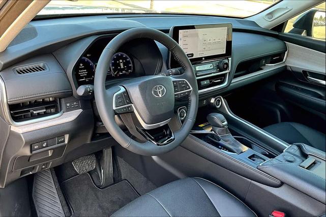 Photo of 2025 Heavy Metal Toyota Grand Highlander
