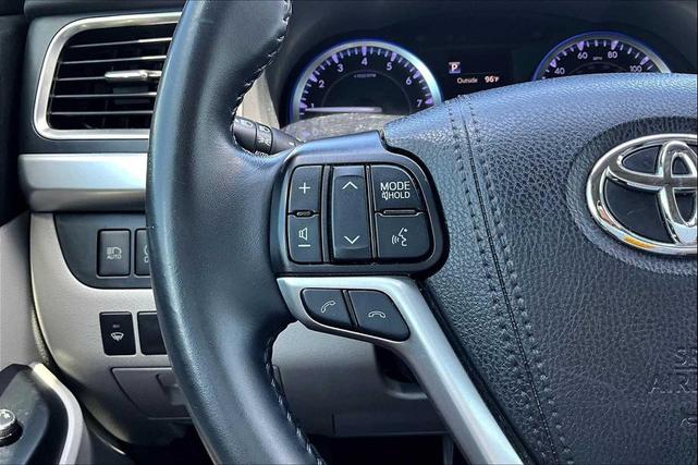 Photo of 2019 Predawn Gray Mica Toyota Highlander