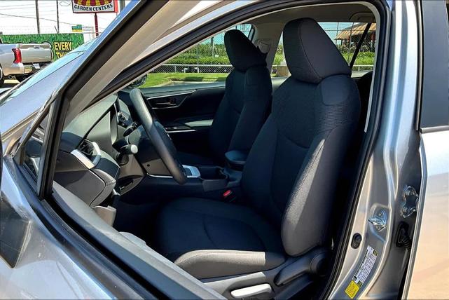 Photo of 2025 Silver Toyota RAV4