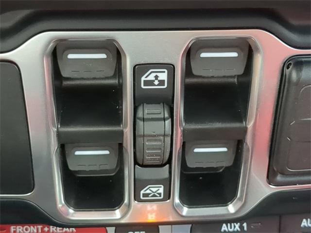 Photo of 2024 Earl Clearcoat Jeep Wrangler