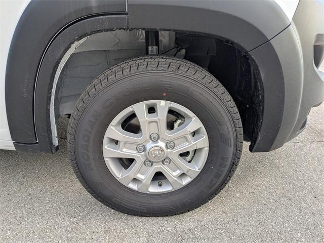 Photo of 2025 Bright White Clearcoat RAM ProMaster 2500