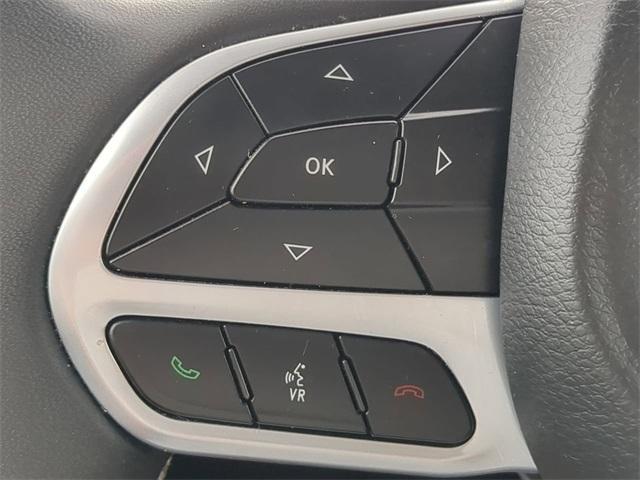 Photo of 2023 Bright White Clearcoat Chrysler Voyager
