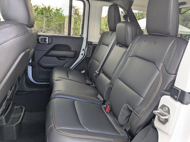 Photo of 2025 Bright White Clearcoat Jeep Wrangler