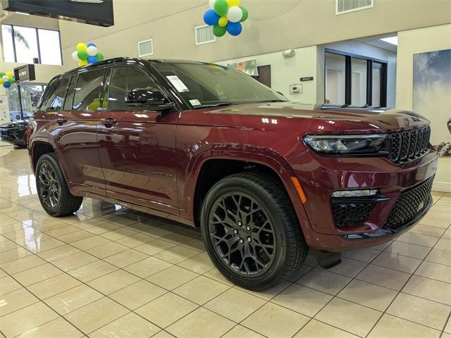 Photo of 2025 Velvet Red Pearlcoat Jeep Grand Cherokee