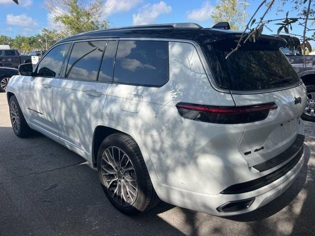 Photo of 2023 Bright White Clearcoat Jeep Grand Cherokee L