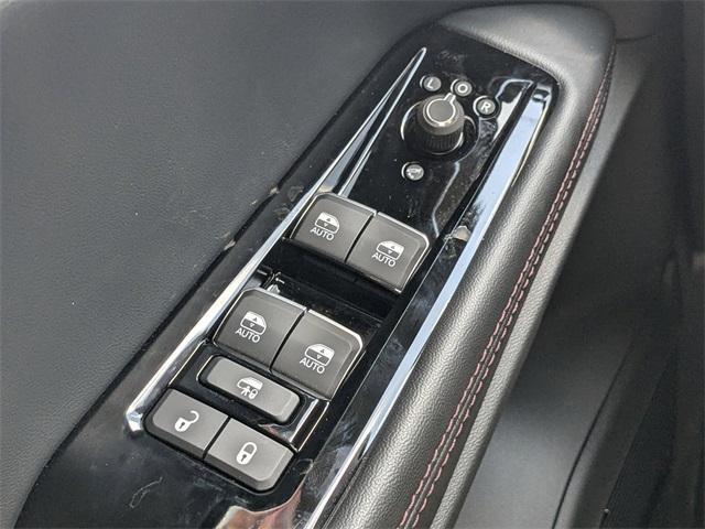 Photo of 2025 Metallic Jeep Wagoneer S