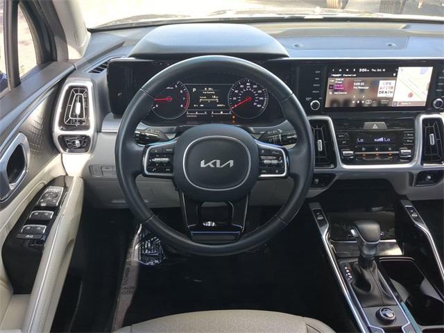 Photo of 2022 Gray Kia Sorento