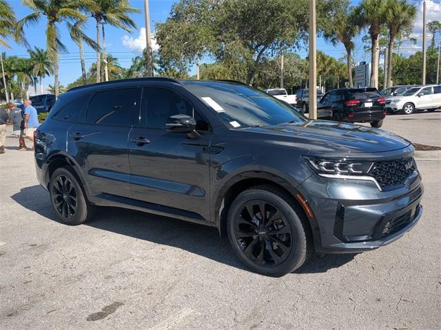 Photo of 2022 Gray Kia Sorento