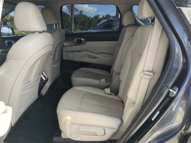 Photo of 2022 Gray Kia Sorento
