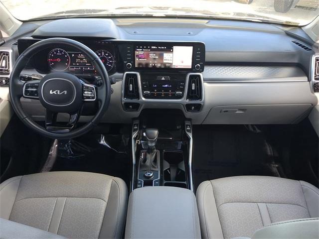 Photo of 2022 Gray Kia Sorento