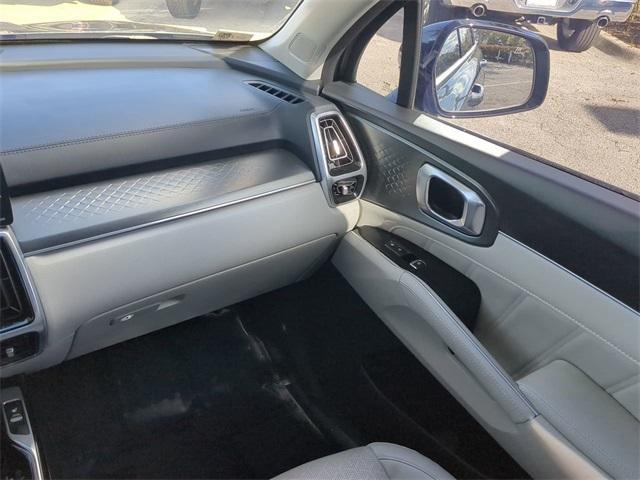 Photo of 2022 Gray Kia Sorento