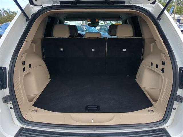 Photo of 2021 Bright White Clearcoat Jeep Grand Cherokee