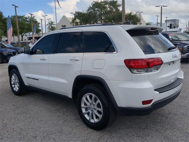 Photo of 2021 Bright White Clearcoat Jeep Grand Cherokee