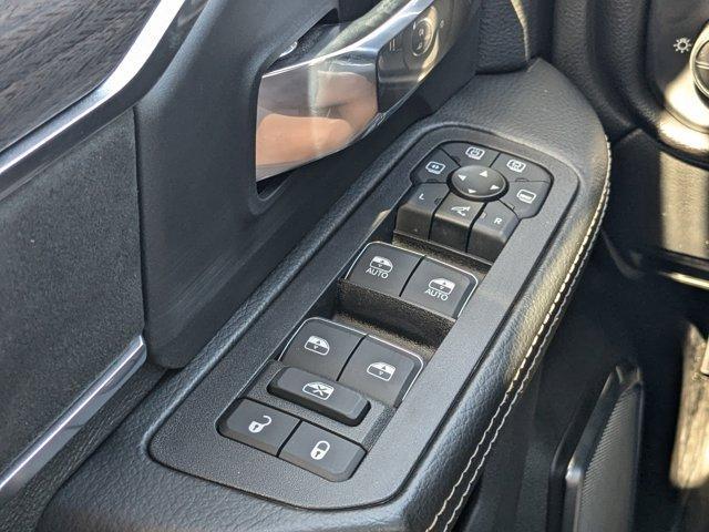Photo of 2025 Granite Crystal Clearcoat Metallic RAM 2500