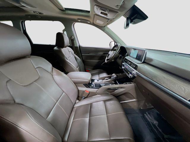 Photo of 2022 Glacial White Pearl Kia Telluride